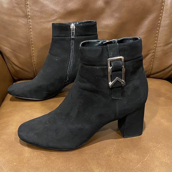 Calvin Klein Black Bootie CARYN Size 8 - Picture 2 of 8